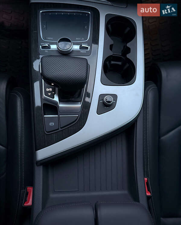 Внедорожник / Кроссовер Audi Q7 2016 в Киеве