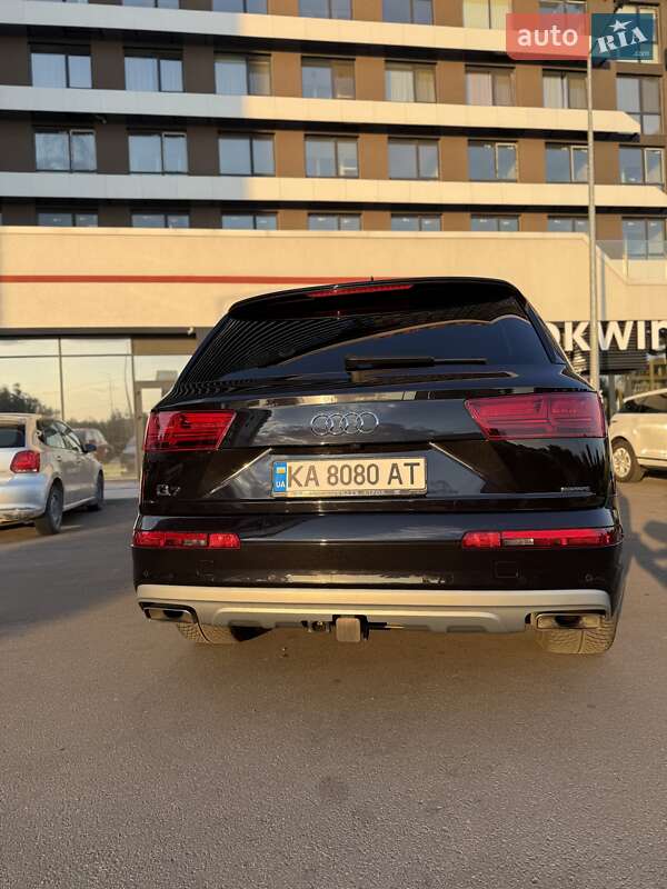 Внедорожник / Кроссовер Audi Q7 2019 в Киеве