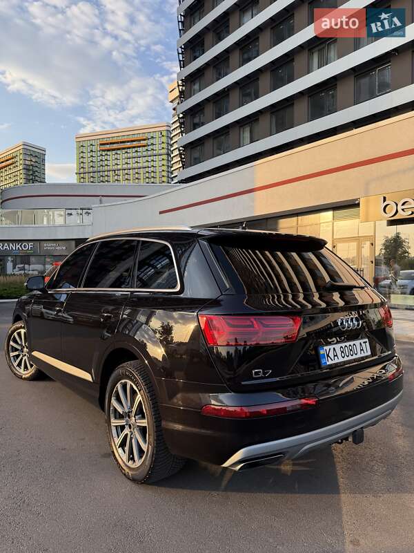 Внедорожник / Кроссовер Audi Q7 2019 в Киеве