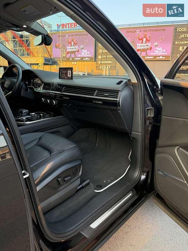 Внедорожник / Кроссовер Audi Q7 2019 в Киеве