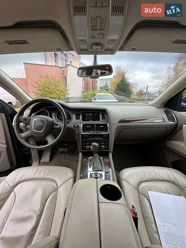 Позашляховик / Кросовер Audi Q7 2011 в Полтаві