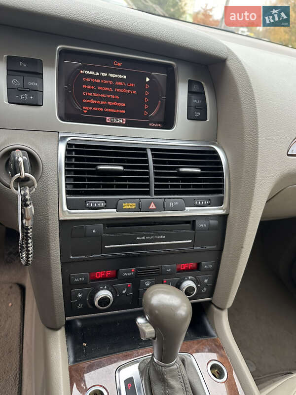 Позашляховик / Кросовер Audi Q7 2011 в Полтаві