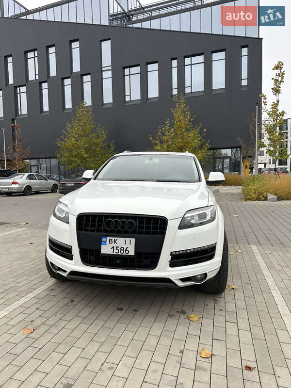 Внедорожник / Кроссовер Audi Q7 2014 в Ровно