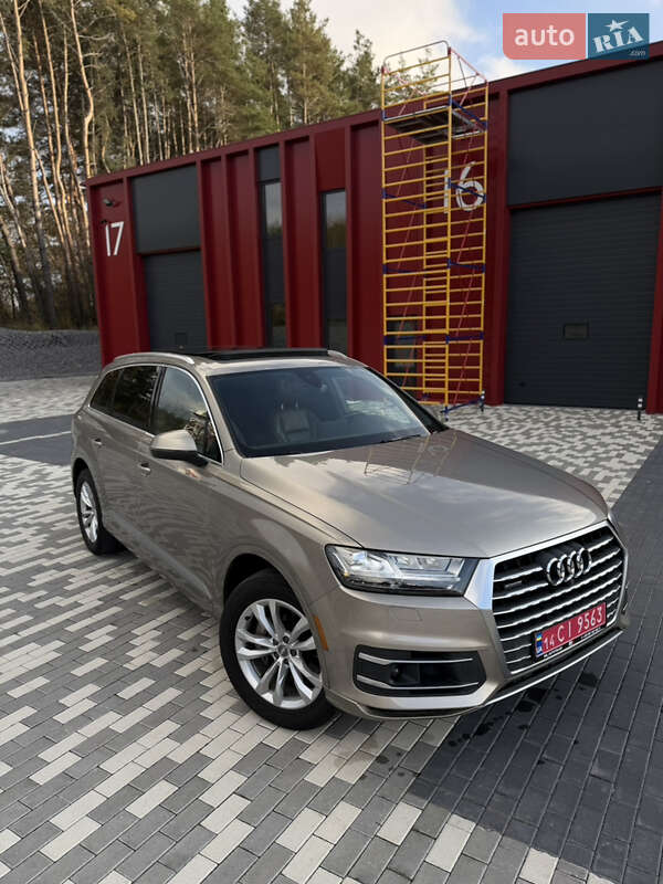Позашляховик / Кросовер Audi Q7 2017 в Львові