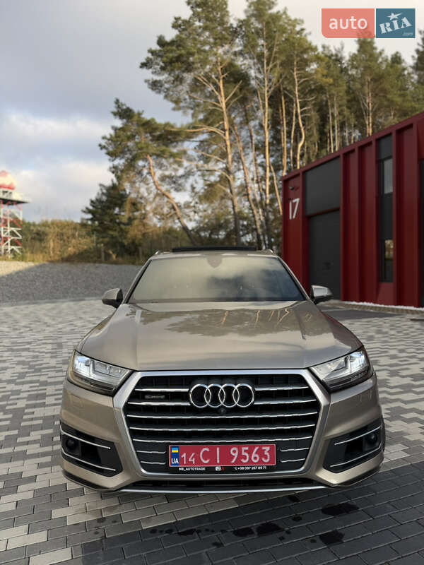 Позашляховик / Кросовер Audi Q7 2017 в Львові