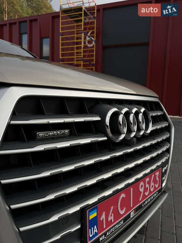 Позашляховик / Кросовер Audi Q7 2017 в Львові