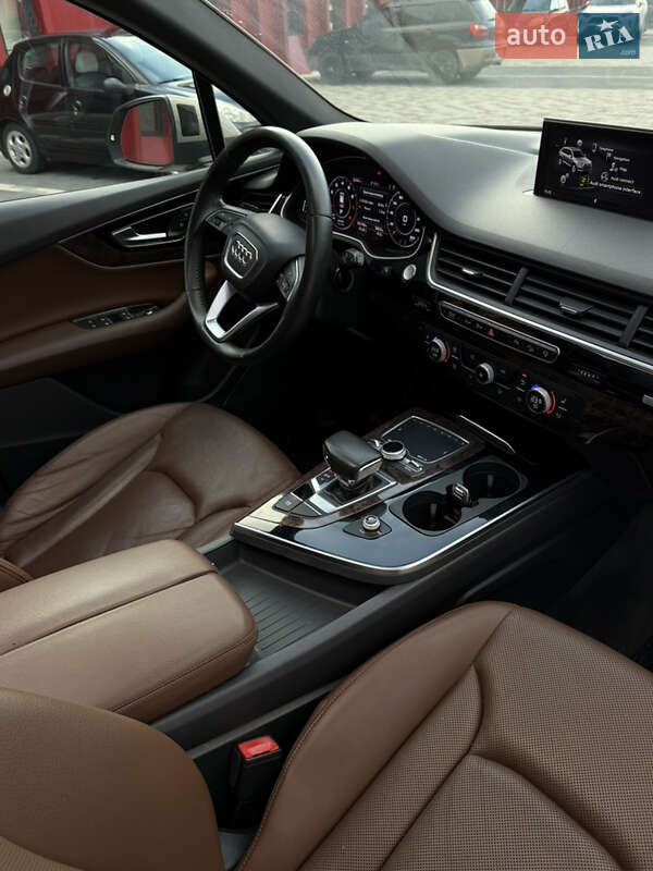 Позашляховик / Кросовер Audi Q7 2017 в Львові