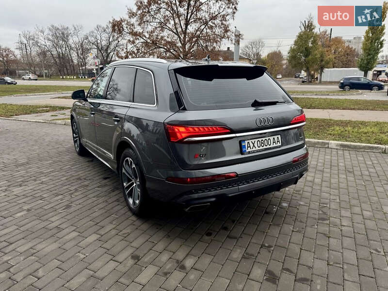 Внедорожник / Кроссовер Audi Q7 2024 в Харькове