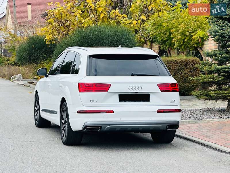 Внедорожник / Кроссовер Audi Q7 2016 в Днепре