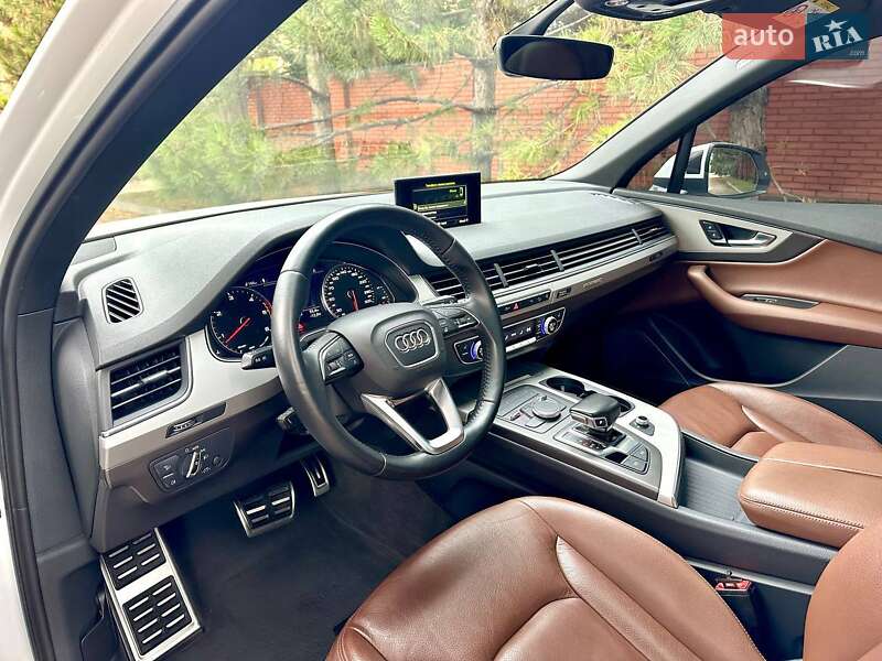 Внедорожник / Кроссовер Audi Q7 2016 в Днепре