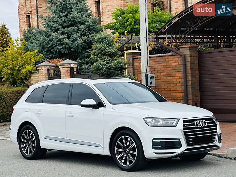 Внедорожник / Кроссовер Audi Q7 2016 в Днепре