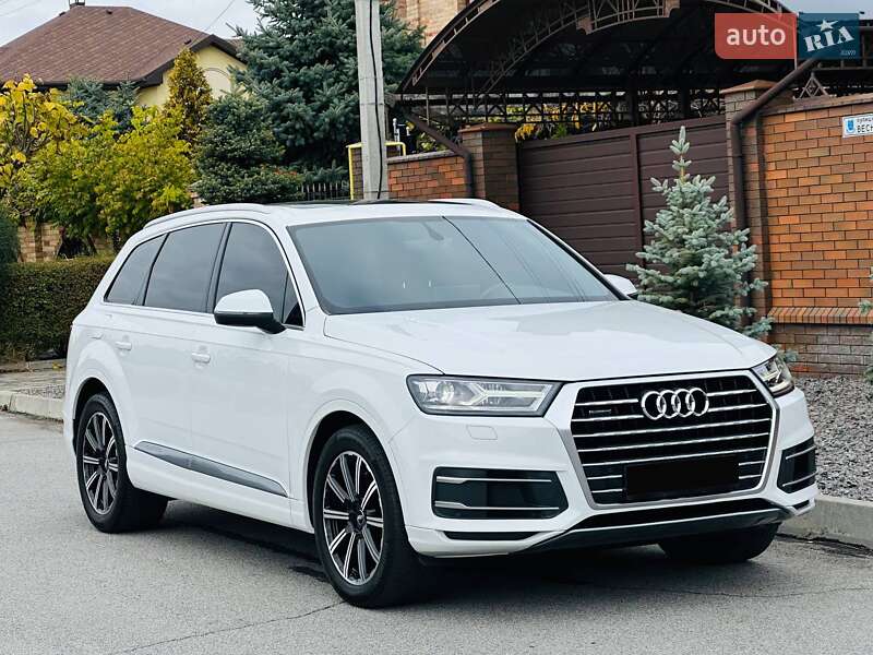 Внедорожник / Кроссовер Audi Q7 2016 в Днепре