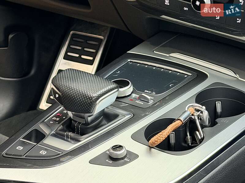 Внедорожник / Кроссовер Audi Q7 2017 в Одессе