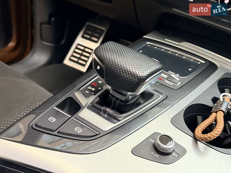 Внедорожник / Кроссовер Audi Q7 2017 в Одессе