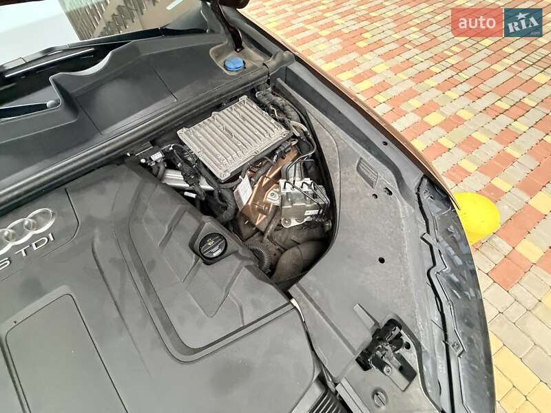 Внедорожник / Кроссовер Audi Q7 2017 в Одессе