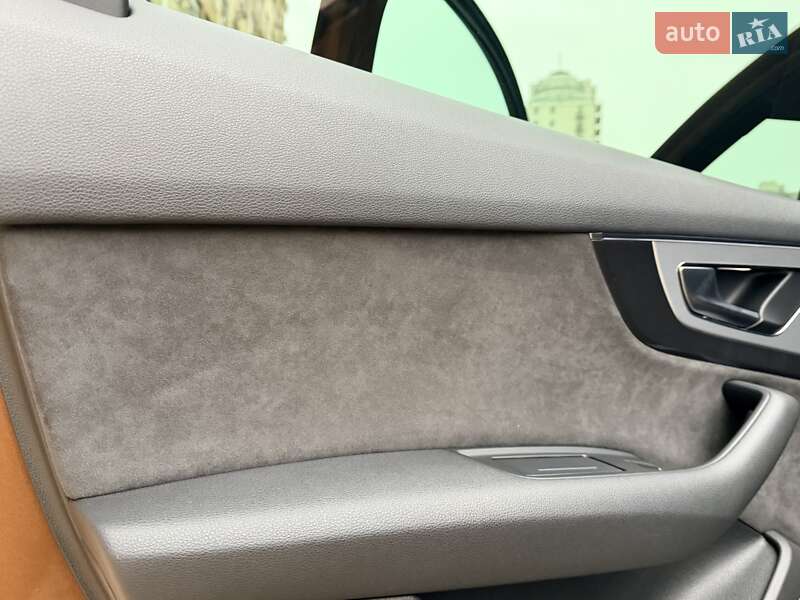 Внедорожник / Кроссовер Audi Q7 2017 в Одессе