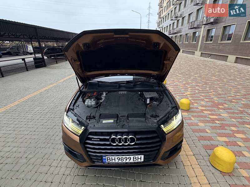 Внедорожник / Кроссовер Audi Q7 2017 в Одессе