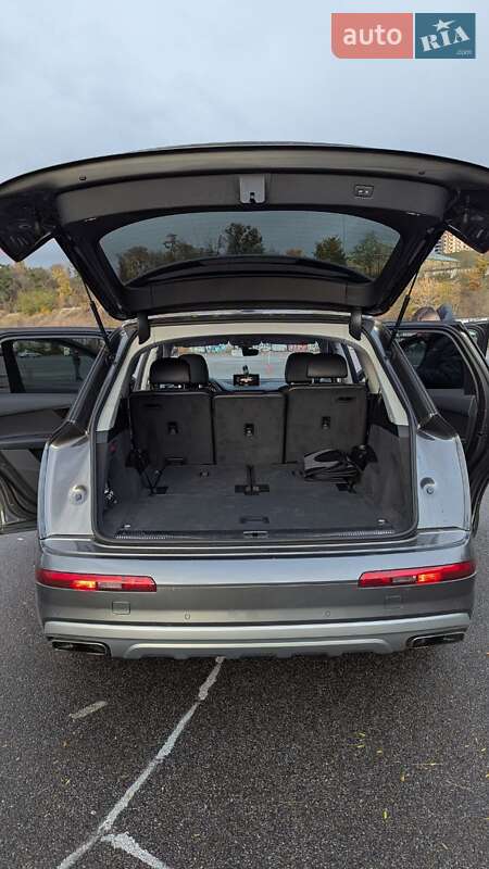 Позашляховик / Кросовер Audi Q7 2018 в Києві