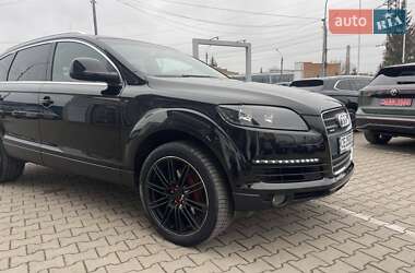 Позашляховик / Кросовер Audi Q7 2006 в Чернівцях