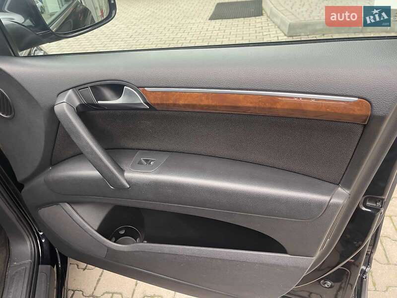 Позашляховик / Кросовер Audi Q7 2006 в Чернівцях фото 29 Позашляховик / Кросовер Audi Q7 2006 в Чернівцях