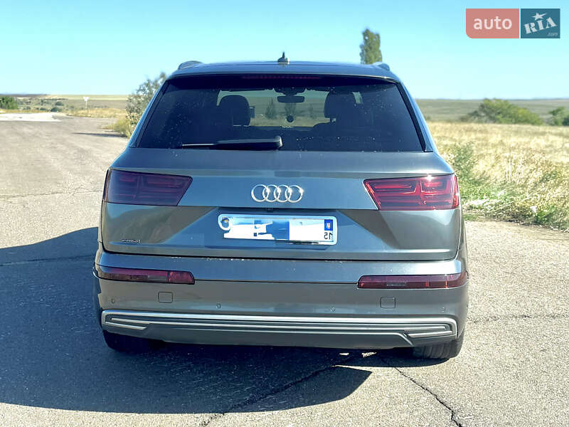 Позашляховик / Кросовер Audi Q7 2016 в Львові