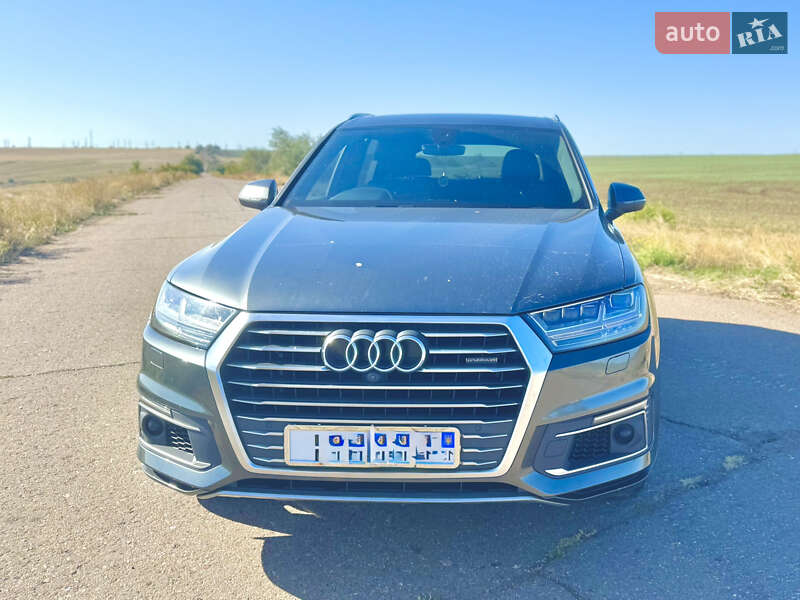 Позашляховик / Кросовер Audi Q7 2016 в Львові