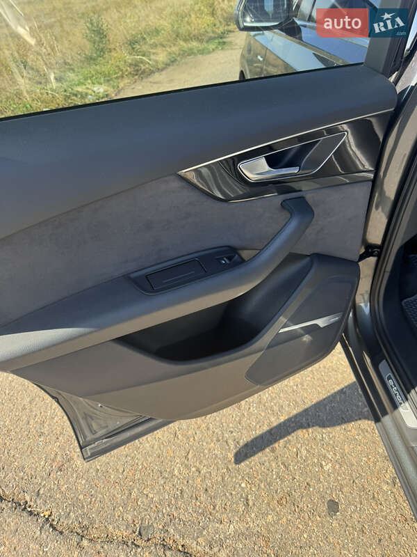 Позашляховик / Кросовер Audi Q7 2016 в Львові