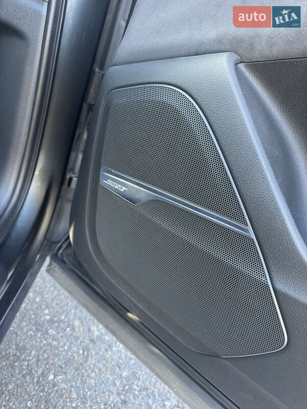 Позашляховик / Кросовер Audi Q7 2016 в Львові