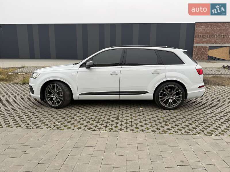 Позашляховик / Кросовер Audi Q7 2017 в Хмельницькому