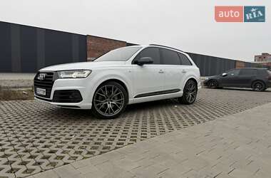 Внедорожник / Кроссовер Audi Q7 2017 в Хмельницком