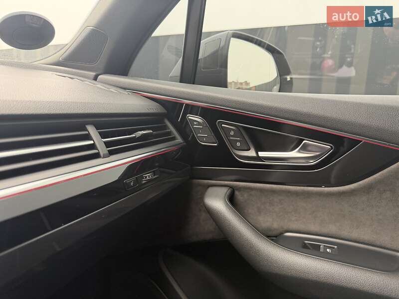 Позашляховик / Кросовер Audi Q7 2017 в Хмельницькому