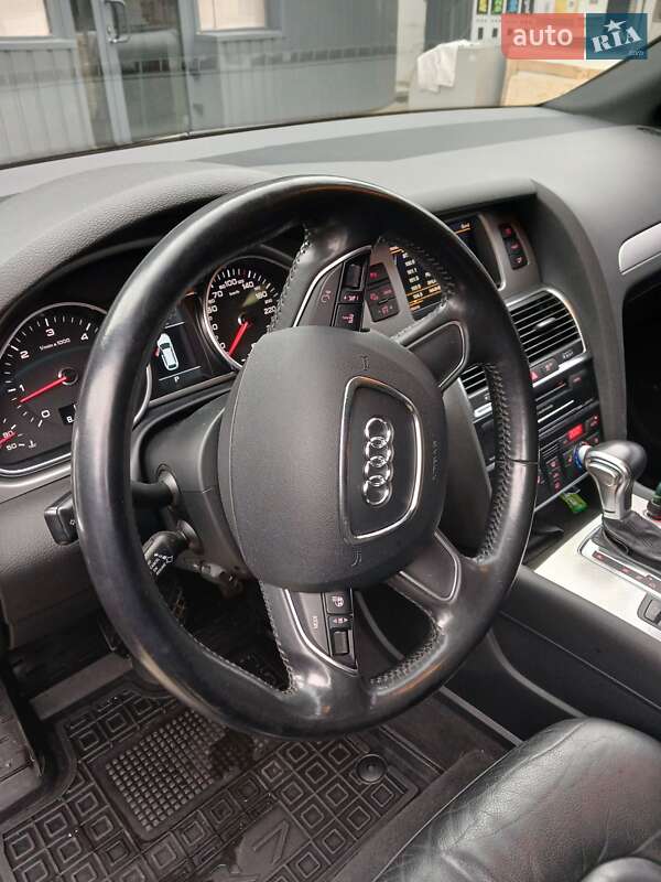 Позашляховик / Кросовер Audi Q7 2014 в Харкові