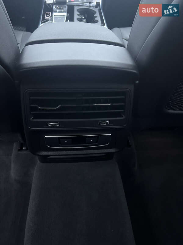 Позашляховик / Кросовер Audi Q7 2023 в Шегинях