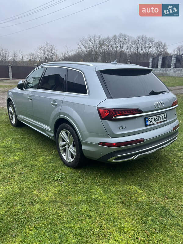 Позашляховик / Кросовер Audi Q7 2023 в Шегинях