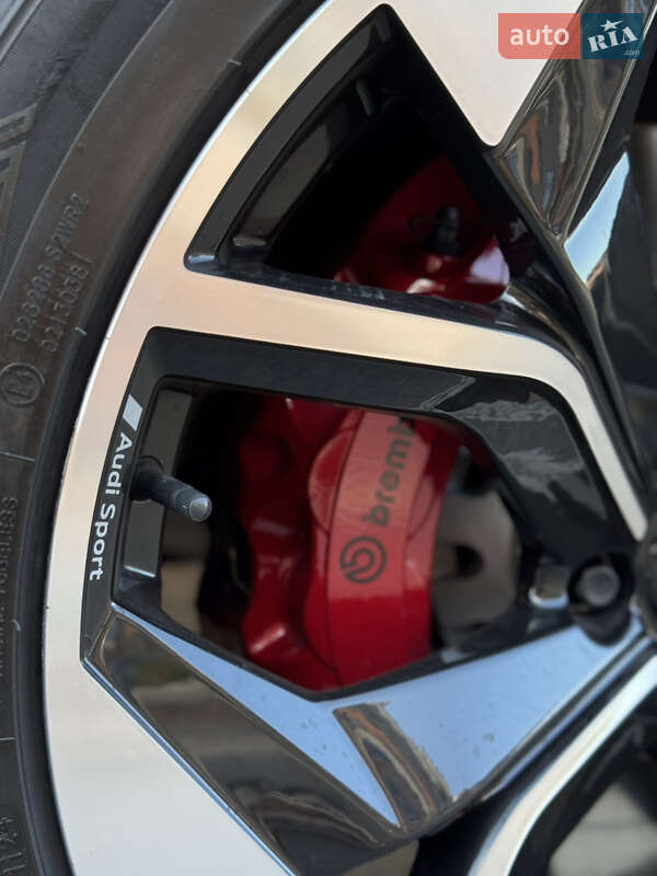 Позашляховик / Кросовер Audi Q7 2018 в Києві фото 28 Позашляховик / Кросовер Audi Q7 2018 в Києві