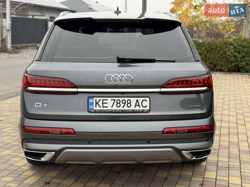 Внедорожник / Кроссовер Audi Q7 2023 в Днепре