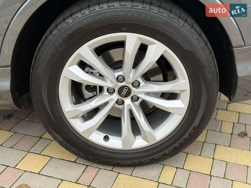 Внедорожник / Кроссовер Audi Q7 2023 в Днепре