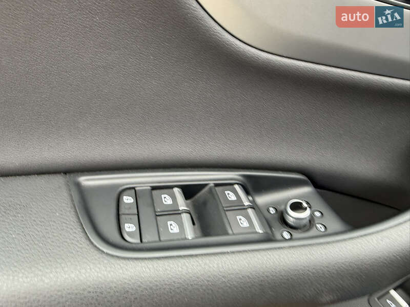 Внедорожник / Кроссовер Audi Q7 2023 в Днепре