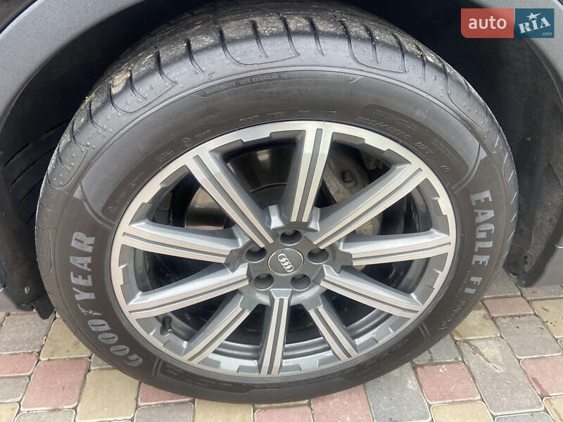 Позашляховик / Кросовер Audi Q7 2017 в Тернополі