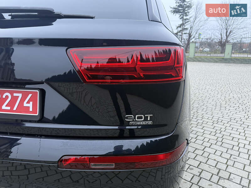 Позашляховик / Кросовер Audi Q7 2017 в Львові