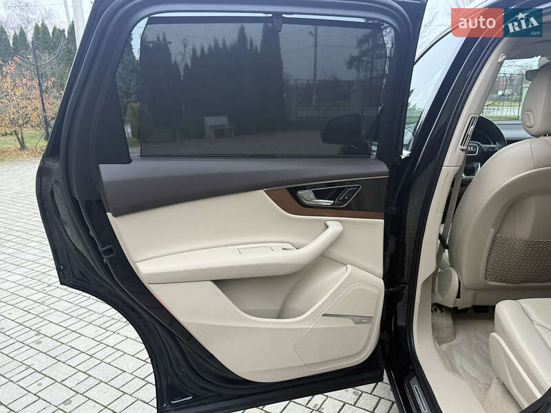 Позашляховик / Кросовер Audi Q7 2017 в Львові