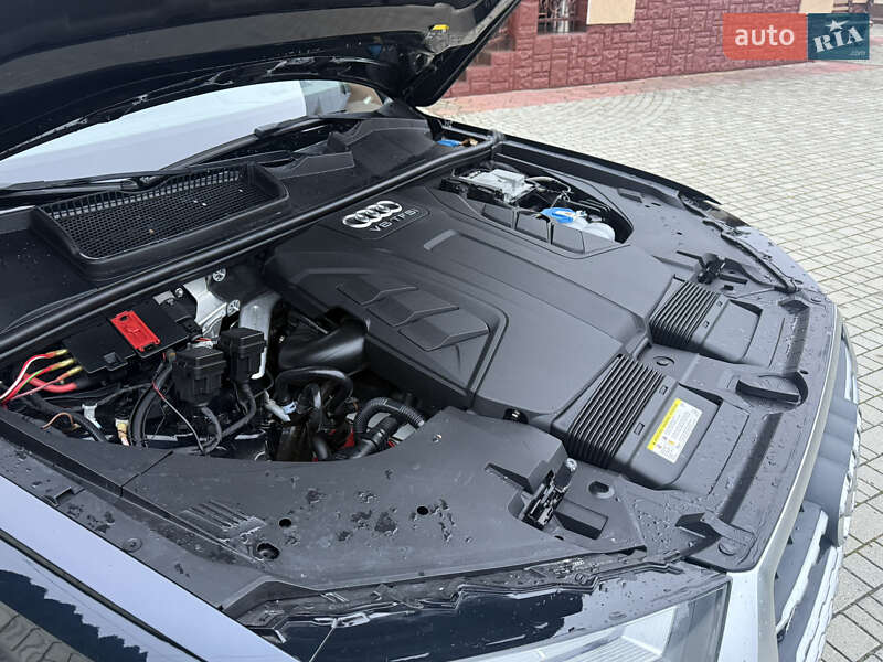 Позашляховик / Кросовер Audi Q7 2017 в Львові