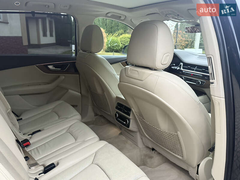 Позашляховик / Кросовер Audi Q7 2017 в Львові