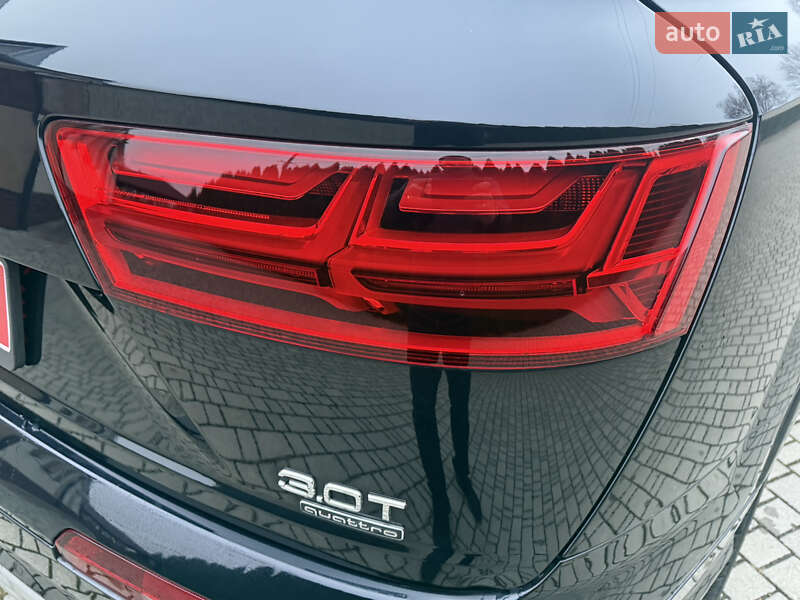 Позашляховик / Кросовер Audi Q7 2017 в Львові