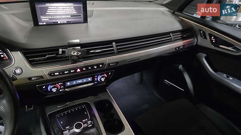 Позашляховик / Кросовер Audi Q7 2017 в Києві фото 22 Позашляховик / Кросовер Audi Q7 2017 в Києві