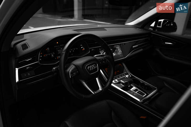 Позашляховик / Кросовер Audi Q7 2021 в Києві