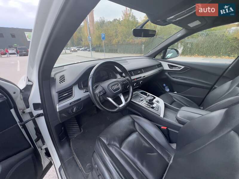 Позашляховик / Кросовер Audi Q7 2017 в Ужгороді