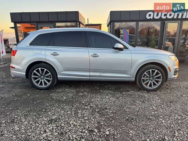 Позашляховик / Кросовер Audi Q7 2017 в Луцьку