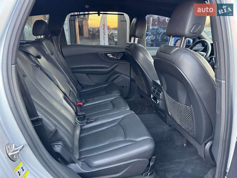 Позашляховик / Кросовер Audi Q7 2017 в Луцьку