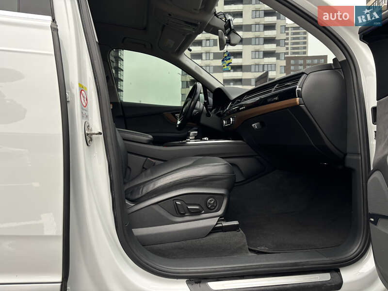 Внедорожник / Кроссовер Audi Q7 2016 в Киеве фото 17 Внедорожник / Кроссовер Audi Q7 2016 в Киеве